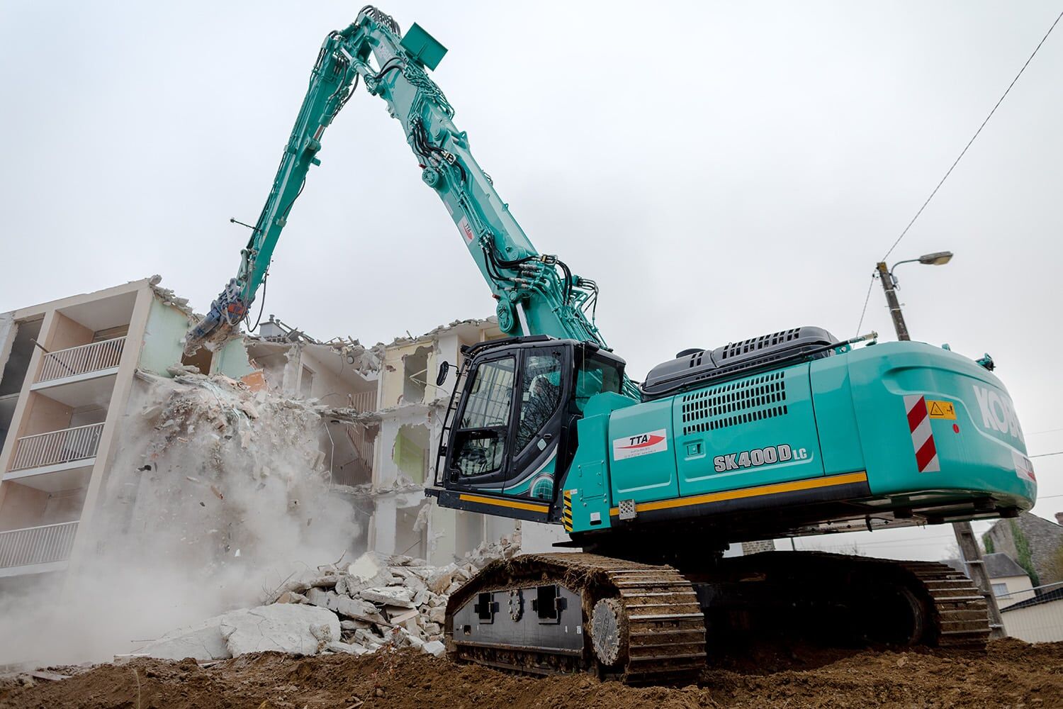 Kobelco SK400DLC Large Demolition Excavator